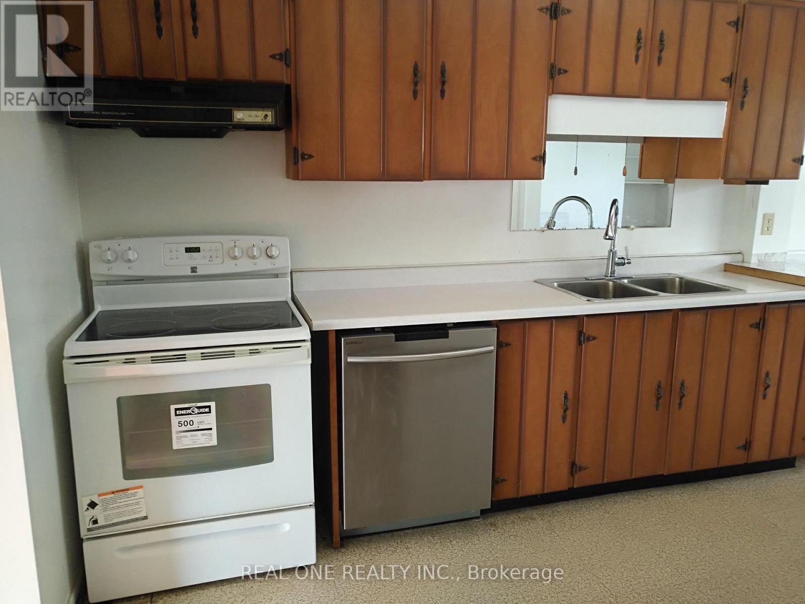 50 - 646 Village Parkway, Markham, Ontario  L3R 2S7 - Photo 17 - N12548214