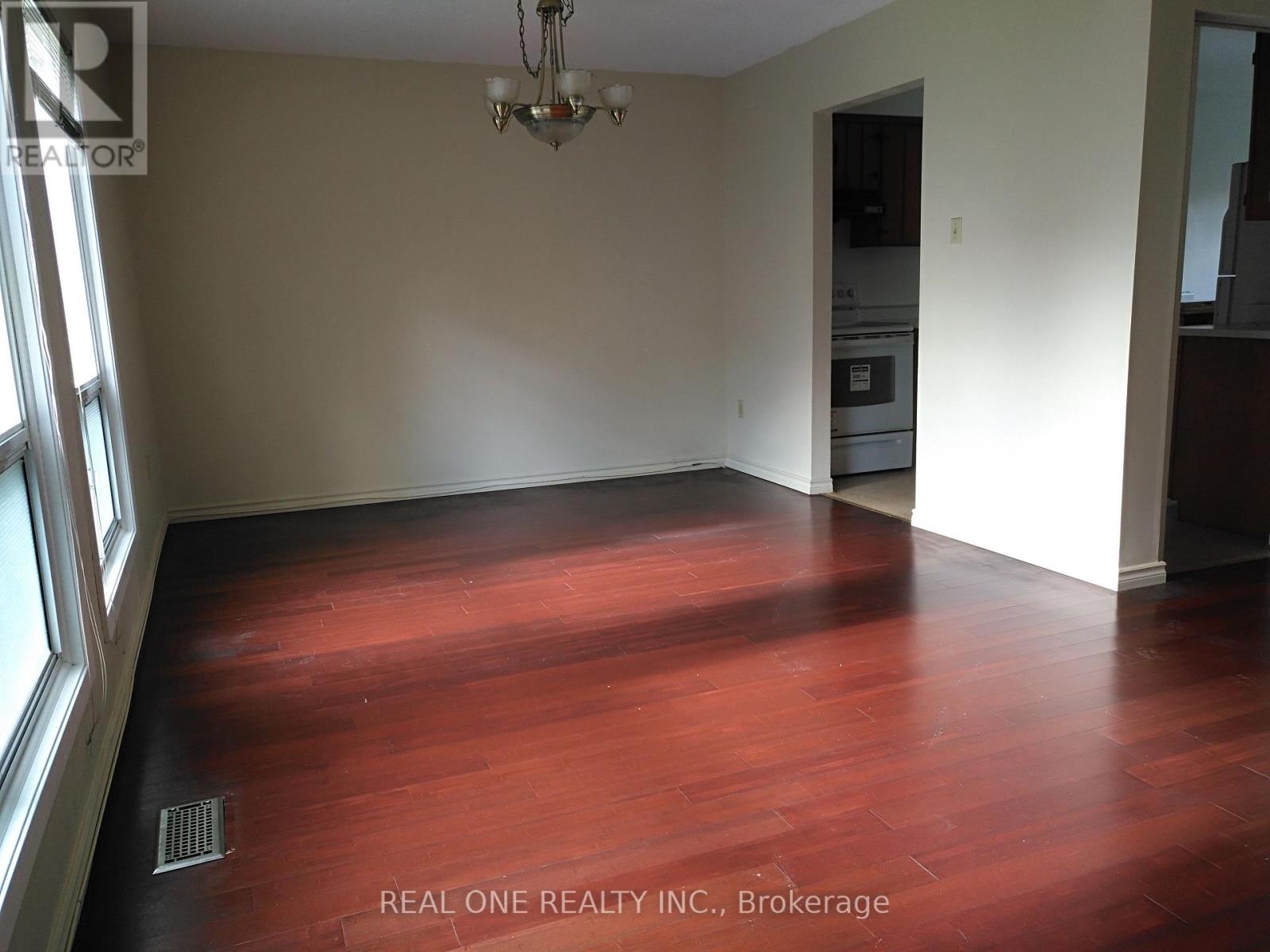 50 - 646 Village Parkway, Markham, Ontario  L3R 2S7 - Photo 4 - N12548214