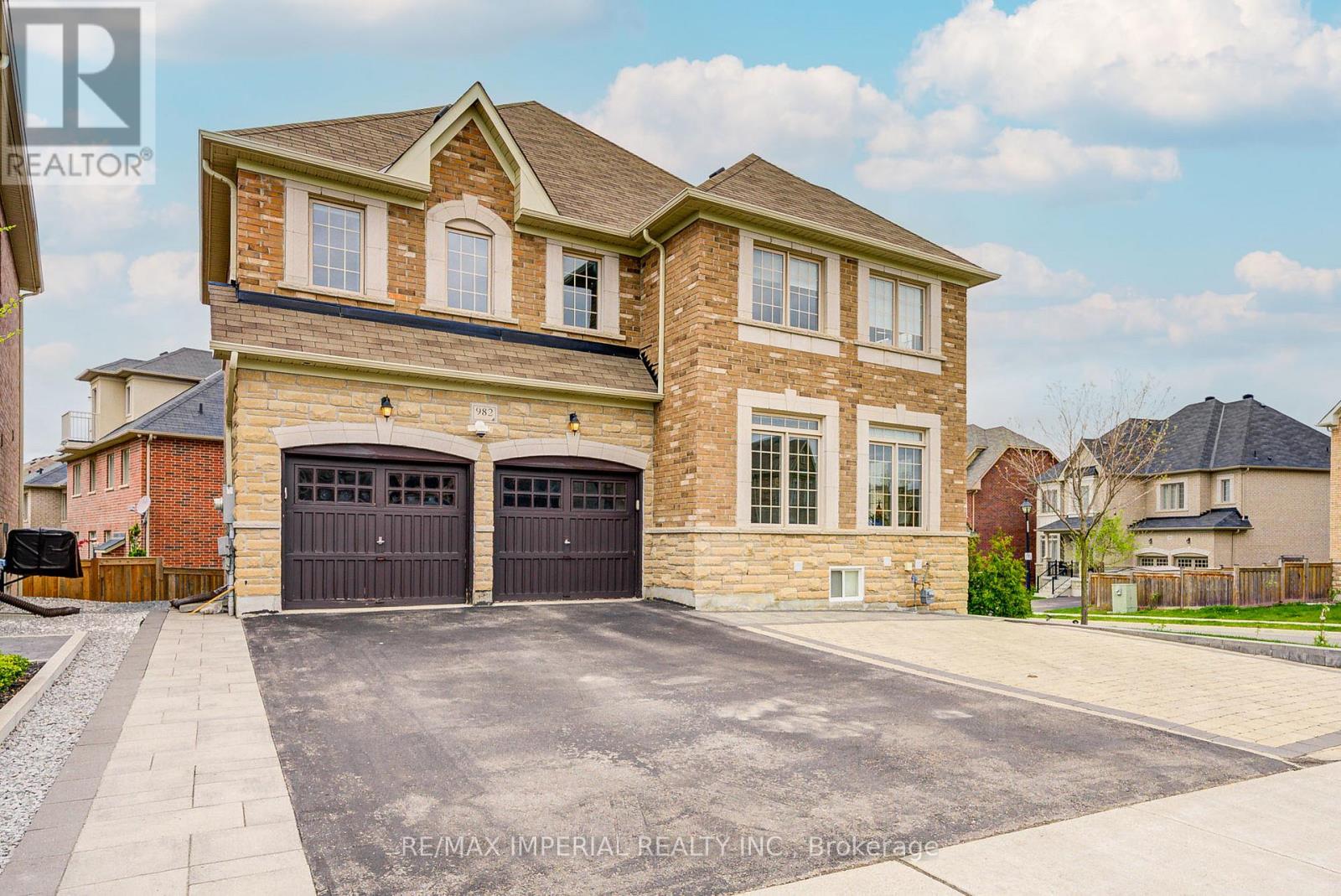 982 WILBUR PIPHER CIRCLE, Newmarket, Ontario