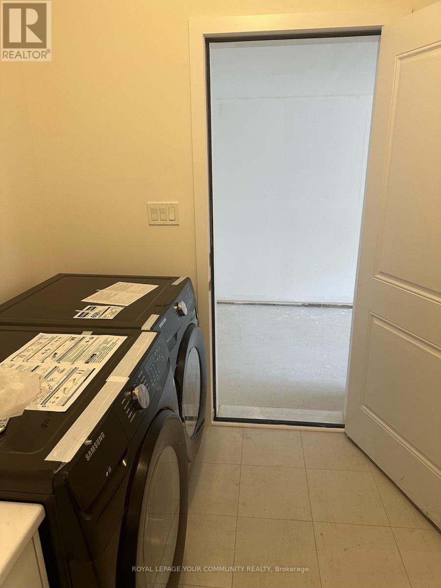 1551 Moonseed Place, Milton, Ontario  L9T 7E7 - Photo 10 - W12548148