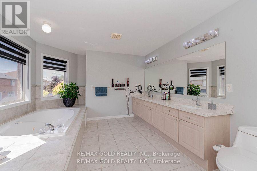 28 Crocker Drive, Brampton, Ontario  L6P 1M8 - Photo 14 - W12548152