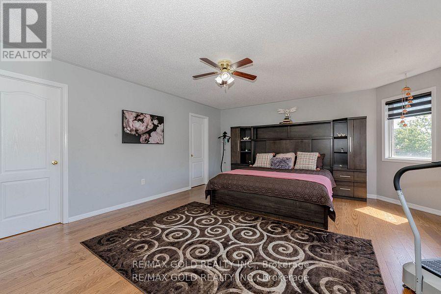 28 Crocker Drive, Brampton, Ontario  L6P 1M8 - Photo 15 - W12548152