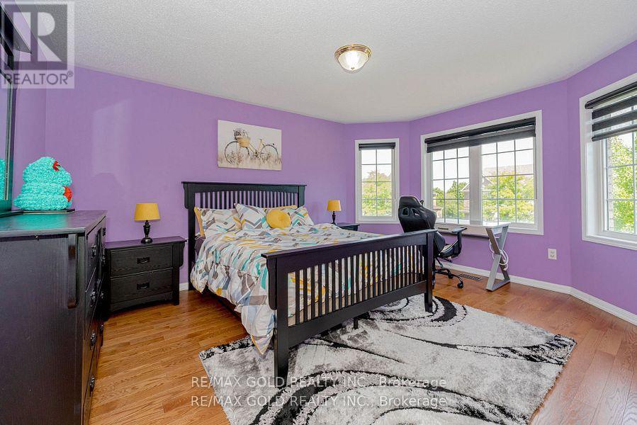 28 Crocker Drive, Brampton, Ontario  L6P 1M8 - Photo 17 - W12548152