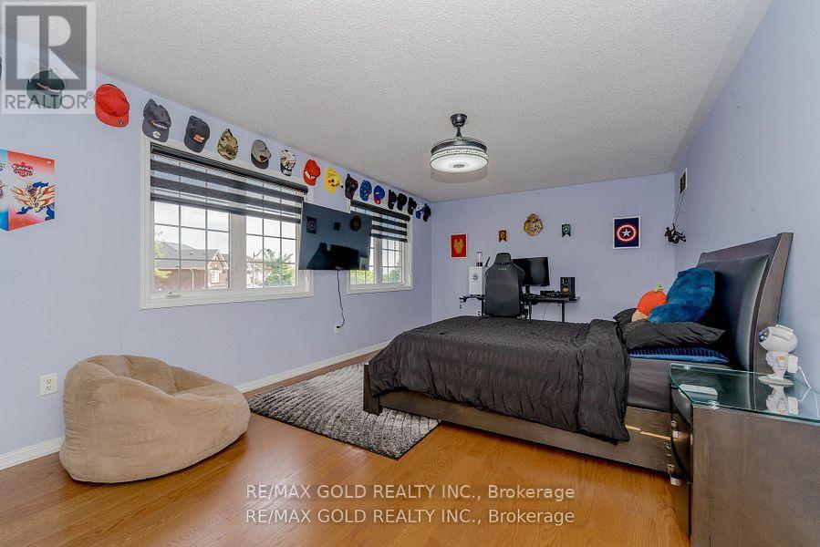 28 Crocker Drive, Brampton, Ontario  L6P 1M8 - Photo 20 - W12548152