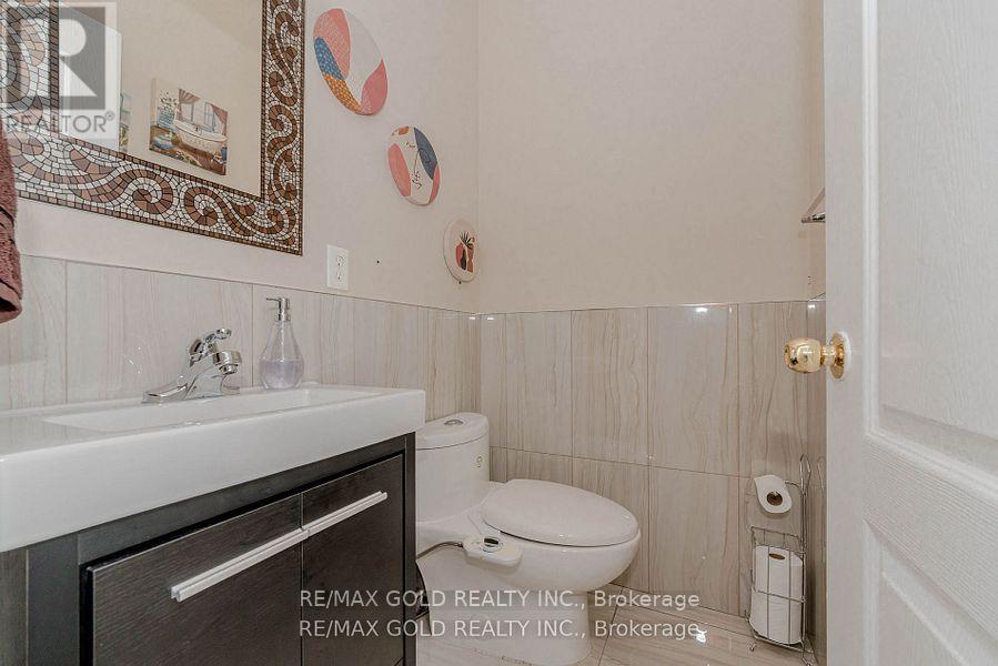 28 Crocker Drive, Brampton, Ontario  L6P 1M8 - Photo 25 - W12548152