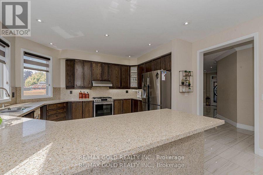 28 Crocker Drive, Brampton, Ontario  L6P 1M8 - Photo 28 - W12548152