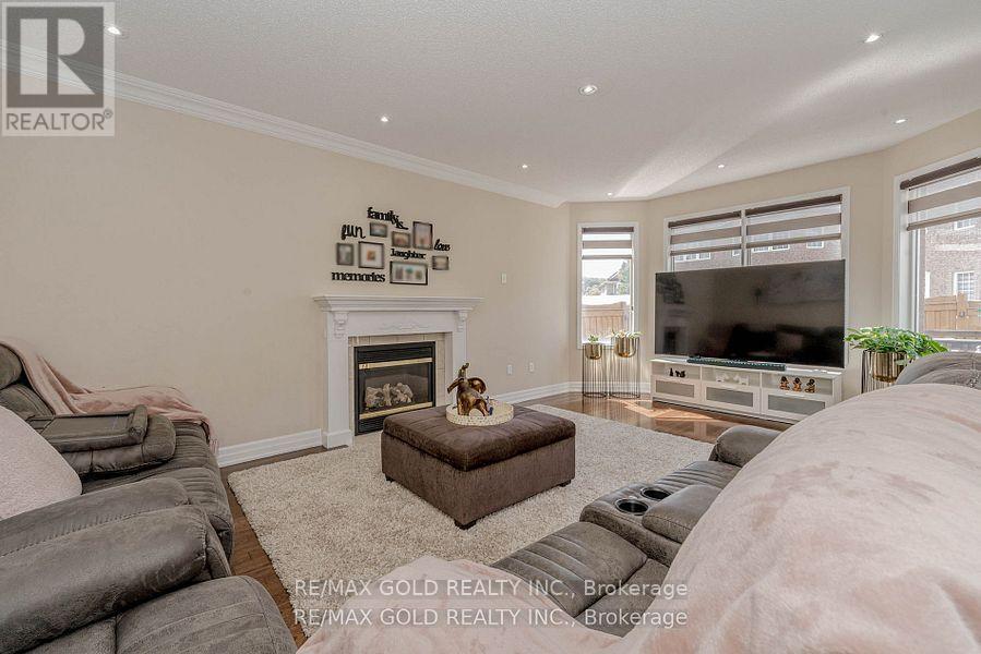 28 Crocker Drive, Brampton, Ontario  L6P 1M8 - Photo 31 - W12548152
