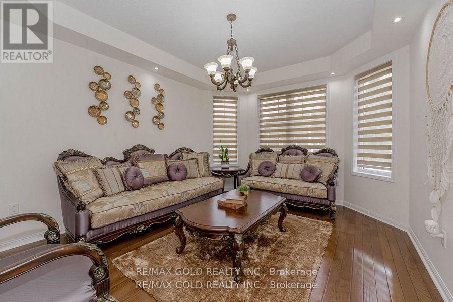 28 Crocker Drive, Brampton, Ontario  L6P 1M8 - Photo 35 - W12548152