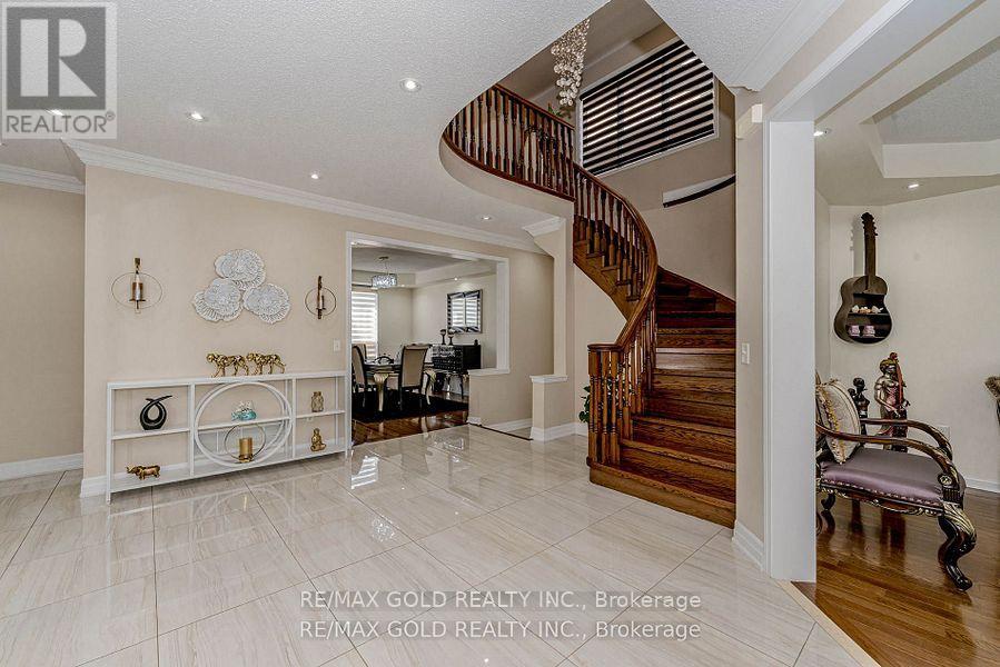 28 Crocker Drive, Brampton, Ontario  L6P 1M8 - Photo 37 - W12548152