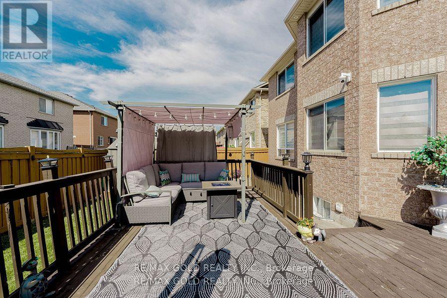 28 Crocker Drive, Brampton, Ontario  L6P 1M8 - Photo 9 - W12548152