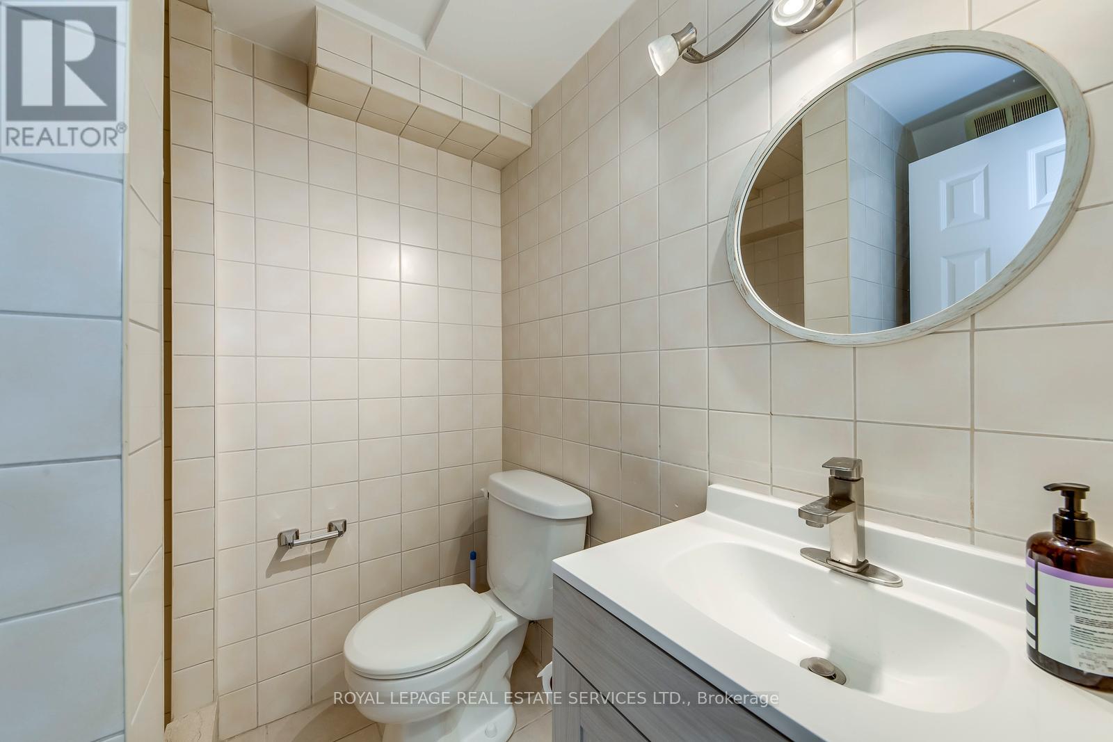 2264 Dale Ridge Drive, Oakville, Ontario  L6M 3L5 - Photo 22 - W12548154