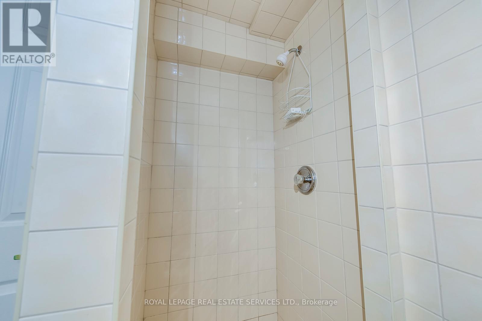 2264 Dale Ridge Drive, Oakville, Ontario  L6M 3L5 - Photo 23 - W12548154