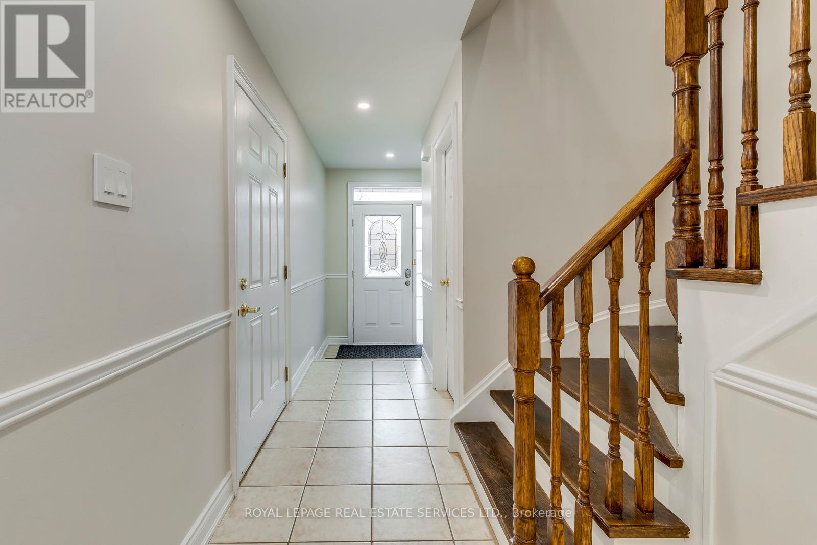 2264 Dale Ridge Drive, Oakville, Ontario  L6M 3L5 - Photo 3 - W12548154