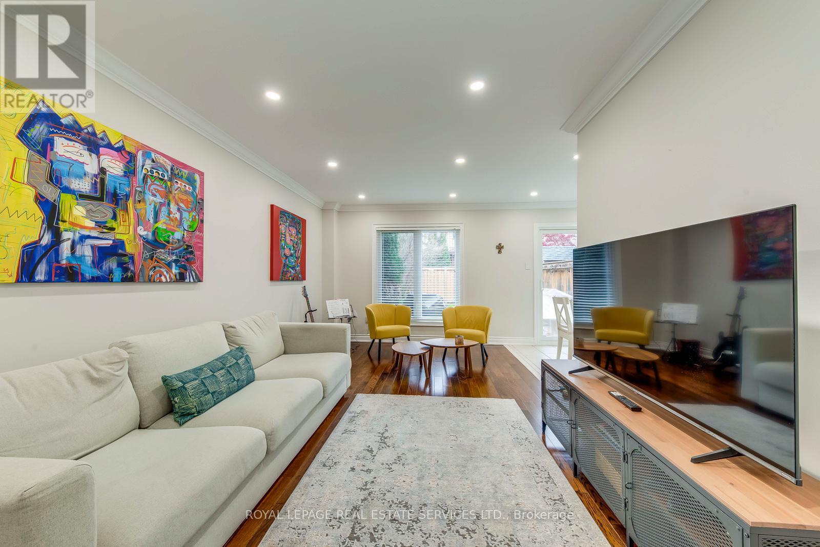 2264 Dale Ridge Drive, Oakville, Ontario  L6M 3L5 - Photo 5 - W12548154