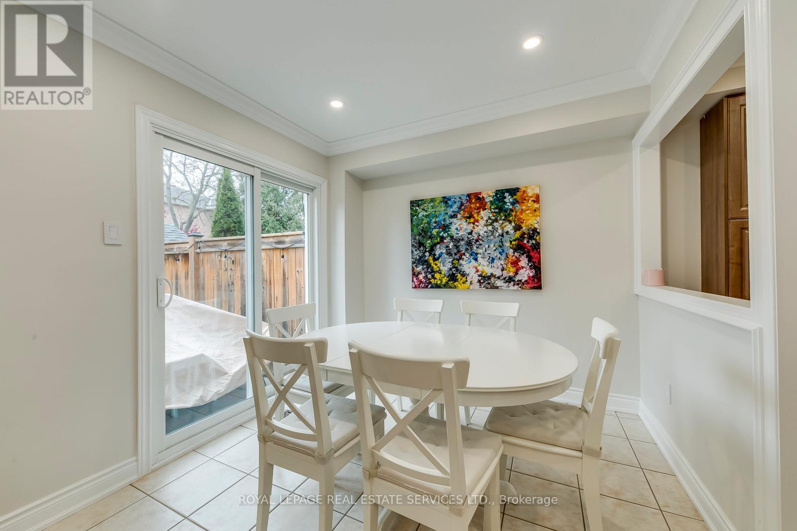 2264 Dale Ridge Drive, Oakville, Ontario  L6M 3L5 - Photo 8 - W12548154