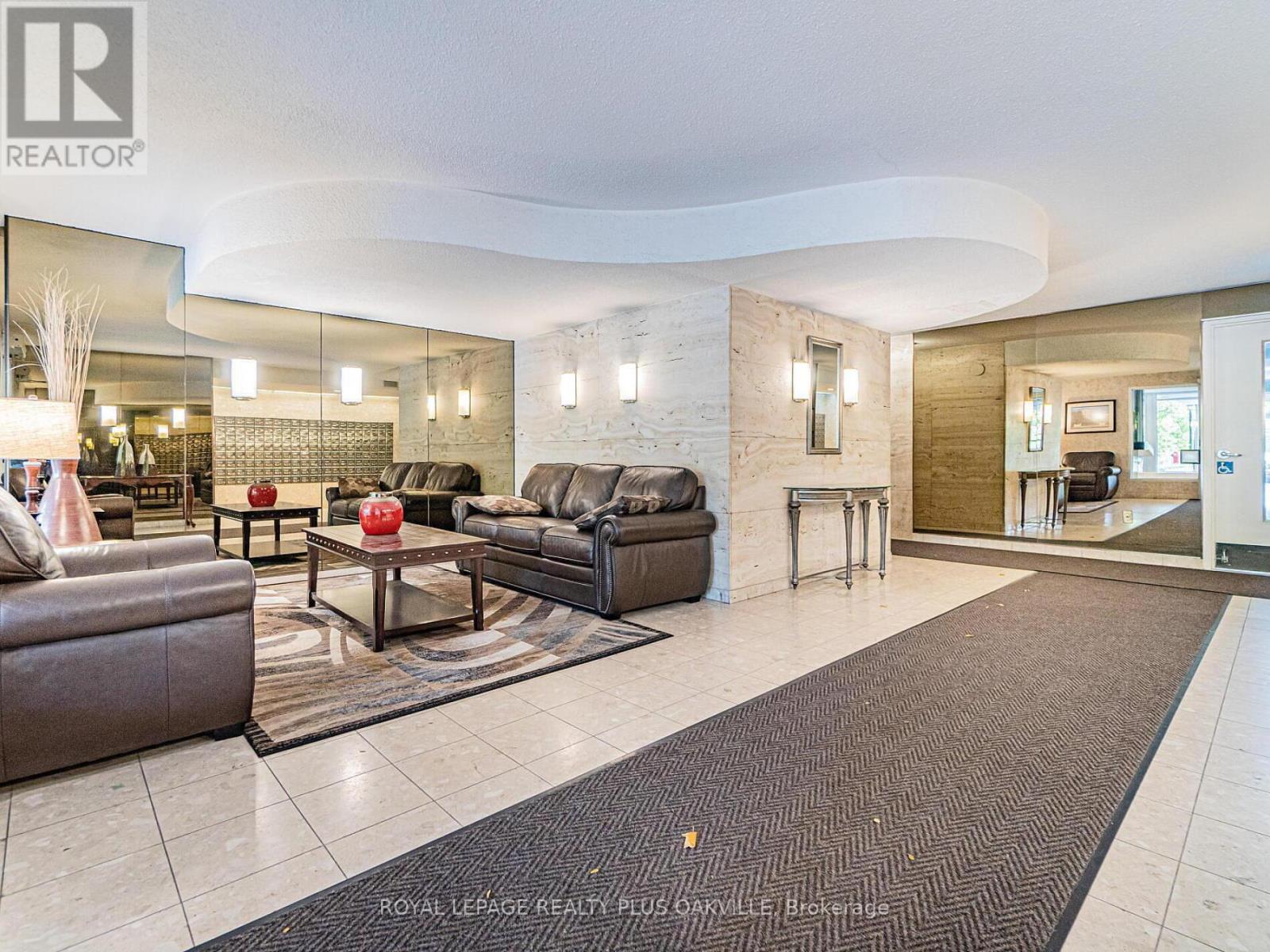 2006 - 3100 Kirwin Avenue, Mississauga, Ontario  L5A 3S6 - Photo 4 - W12548170