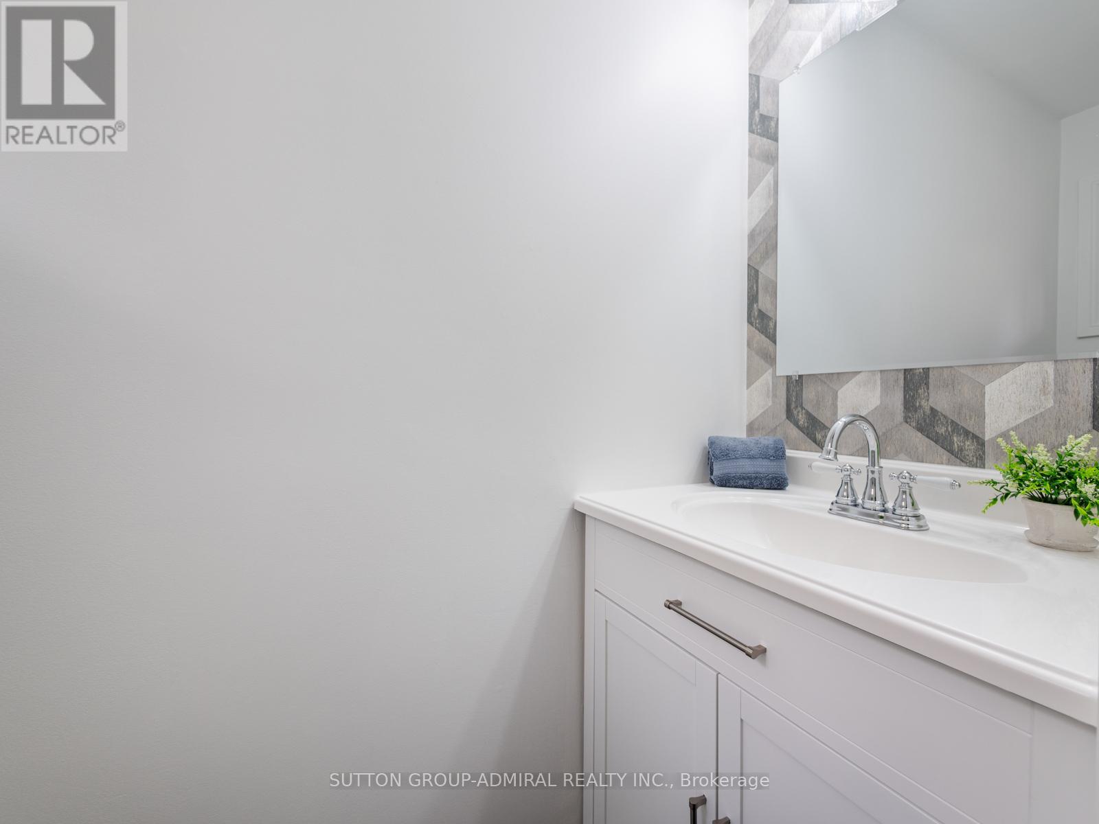 49 - 385 The East Mall, Toronto, Ontario  M9B 6J4 - Photo 13 - W12548172