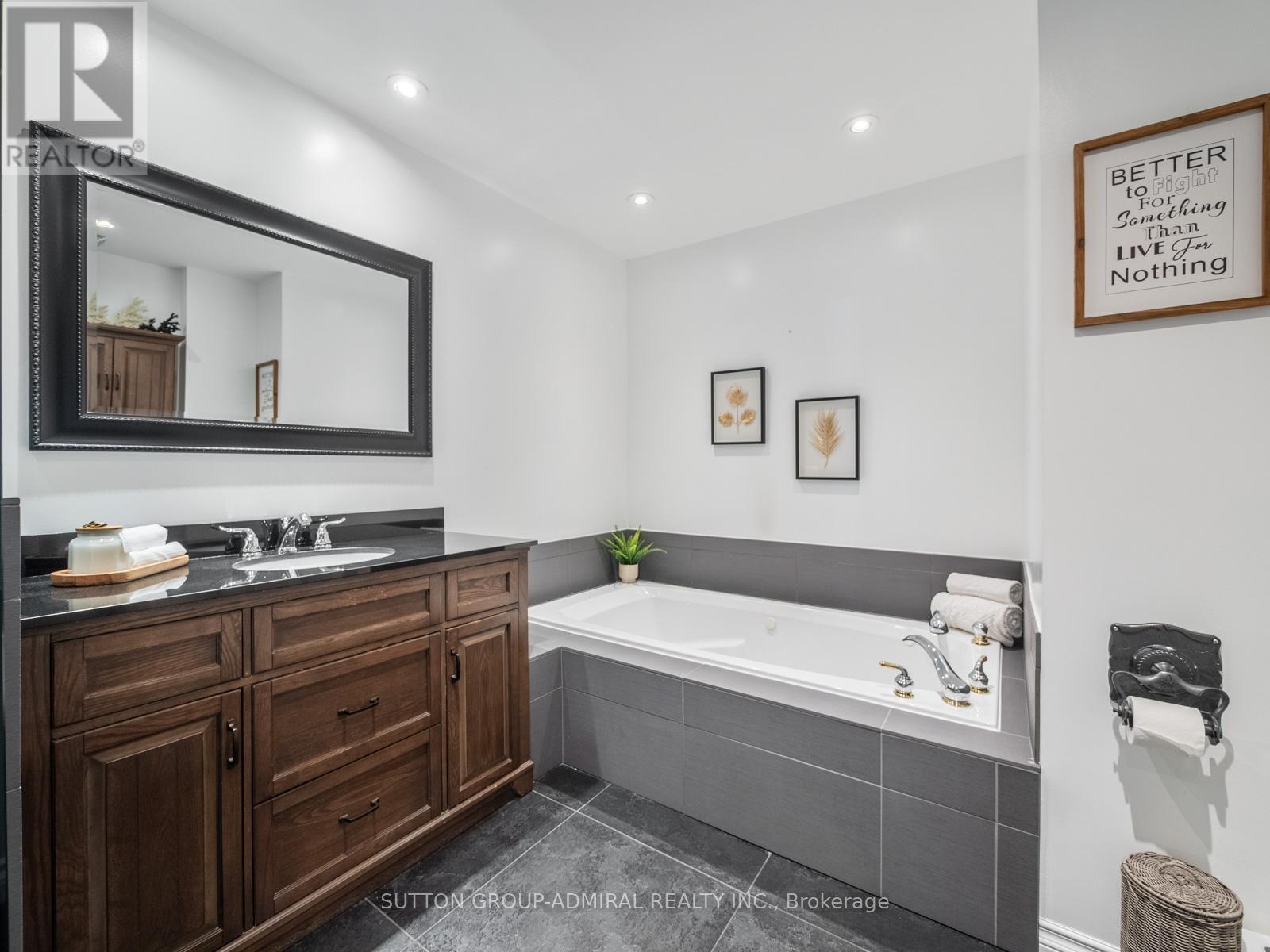 49 - 385 The East Mall, Toronto, Ontario  M9B 6J4 - Photo 19 - W12548172