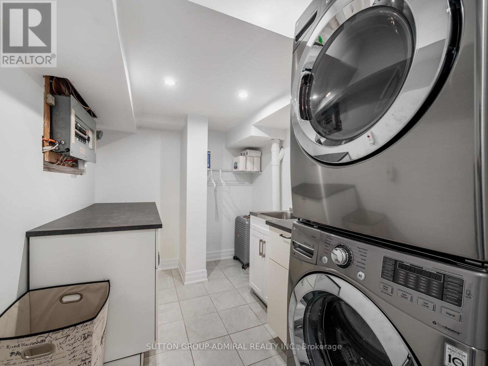 49 - 385 The East Mall, Toronto, Ontario  M9B 6J4 - Photo 28 - W12548172