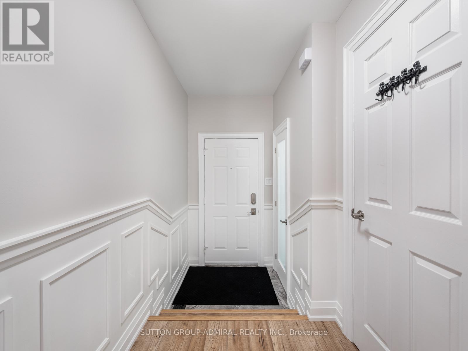 49 - 385 The East Mall, Toronto, Ontario  M9B 6J4 - Photo 3 - W12548172