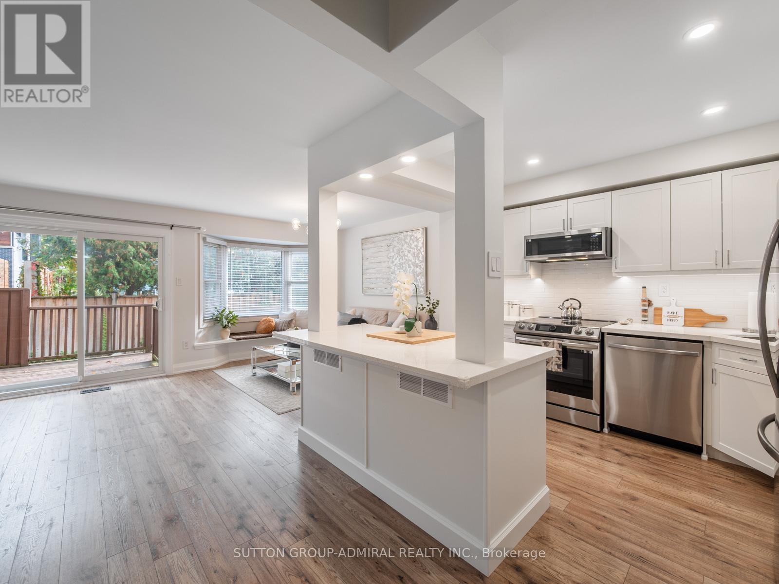 49 - 385 The East Mall, Toronto, Ontario  M9B 6J4 - Photo 4 - W12548172