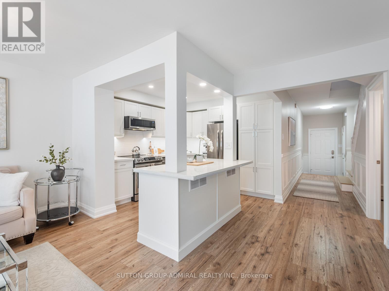 49 - 385 The East Mall, Toronto, Ontario  M9B 6J4 - Photo 6 - W12548172