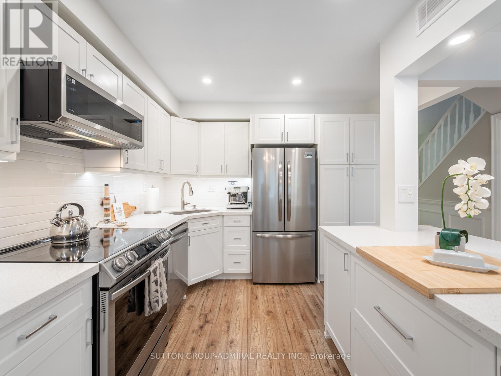 49 - 385 The East Mall, Toronto, Ontario  M9B 6J4 - Photo 7 - W12548172