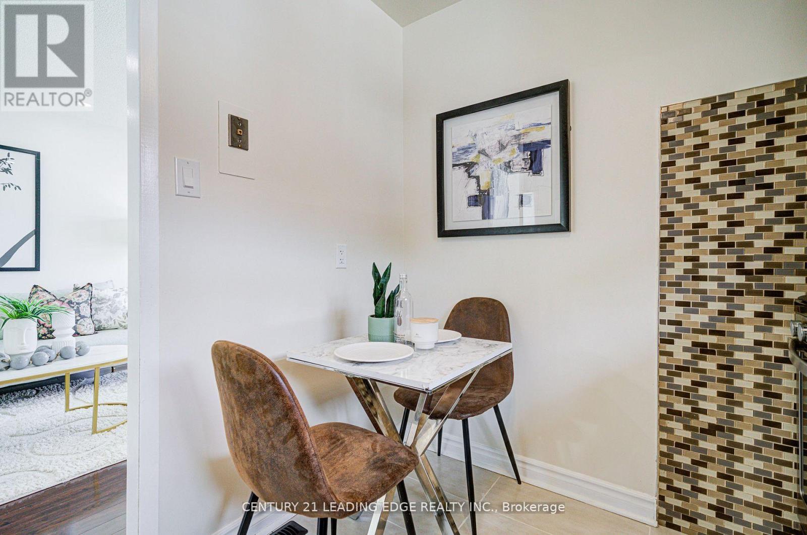 Upper - 55 Crawford Drive, Brampton, Ontario  L6V 2C6 - Photo 11 - W12548226