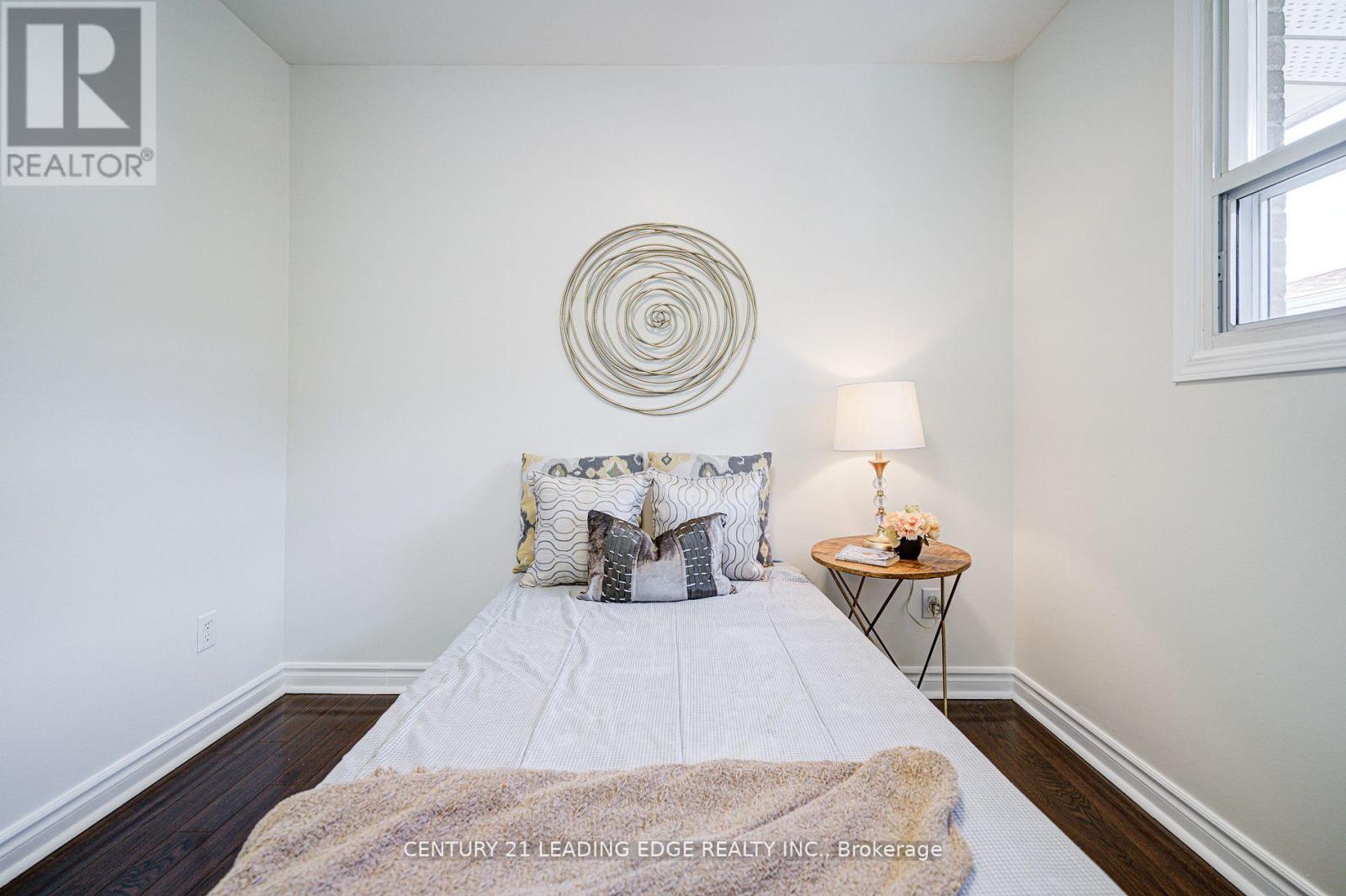 Upper - 55 Crawford Drive, Brampton, Ontario  L6V 2C6 - Photo 18 - W12548226