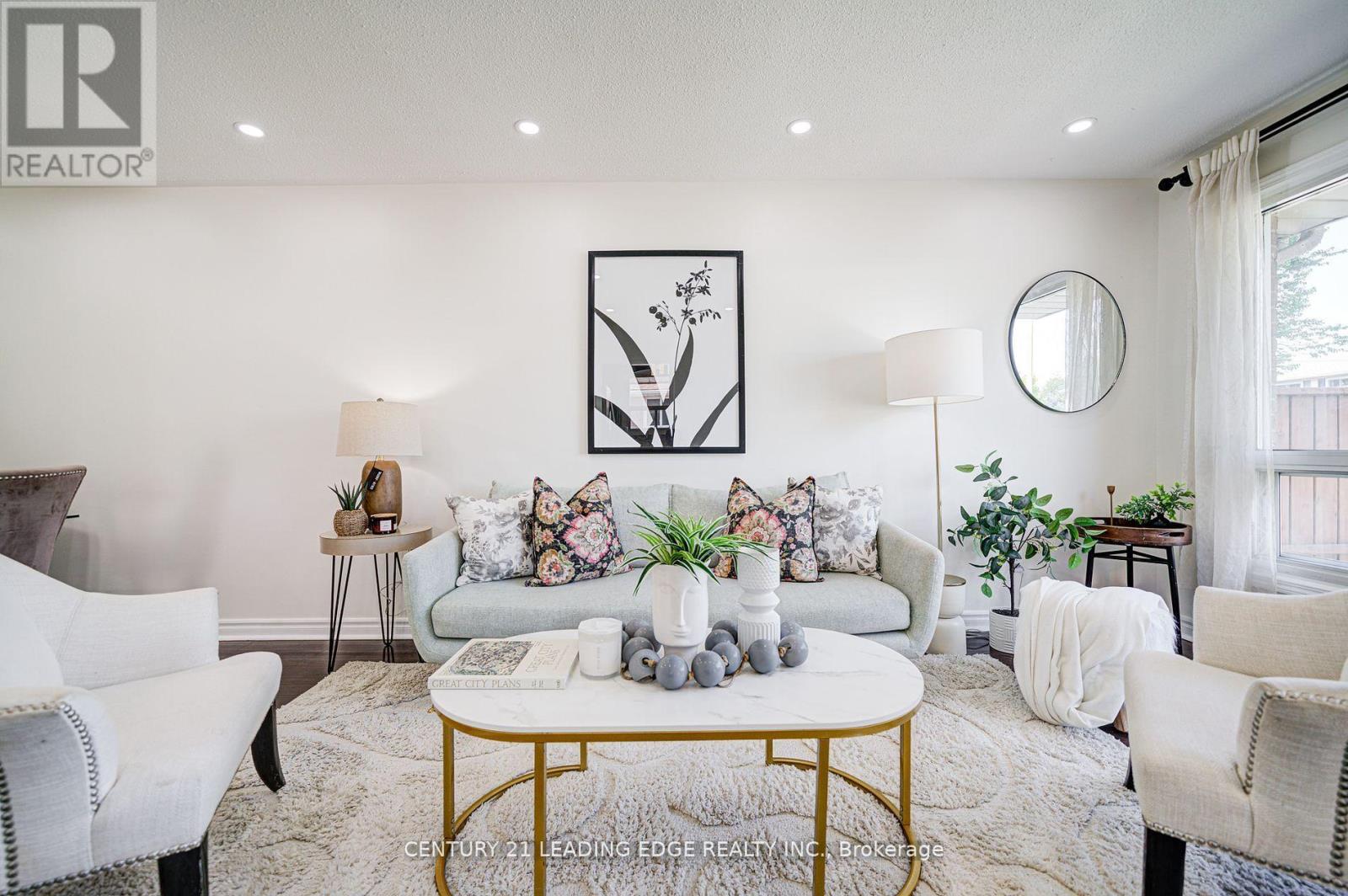 Upper - 55 Crawford Drive, Brampton, Ontario  L6V 2C6 - Photo 2 - W12548226