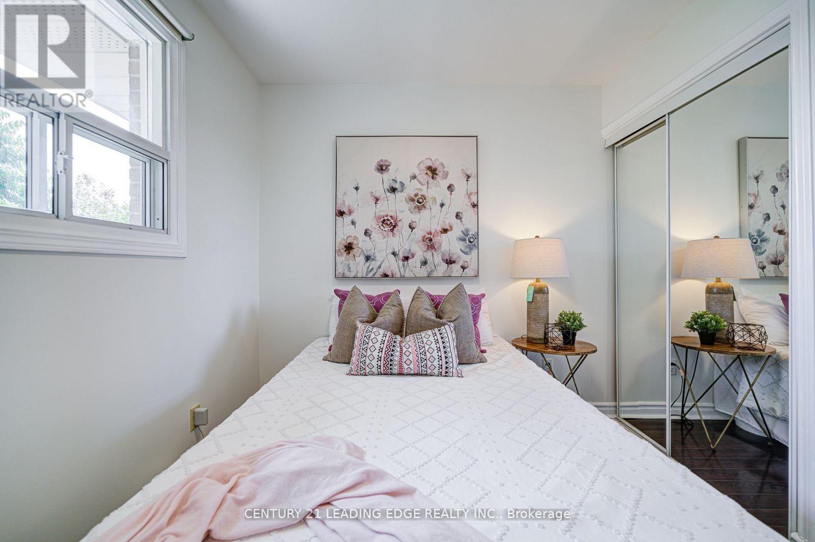 Upper - 55 Crawford Drive, Brampton, Ontario  L6V 2C6 - Photo 21 - W12548226