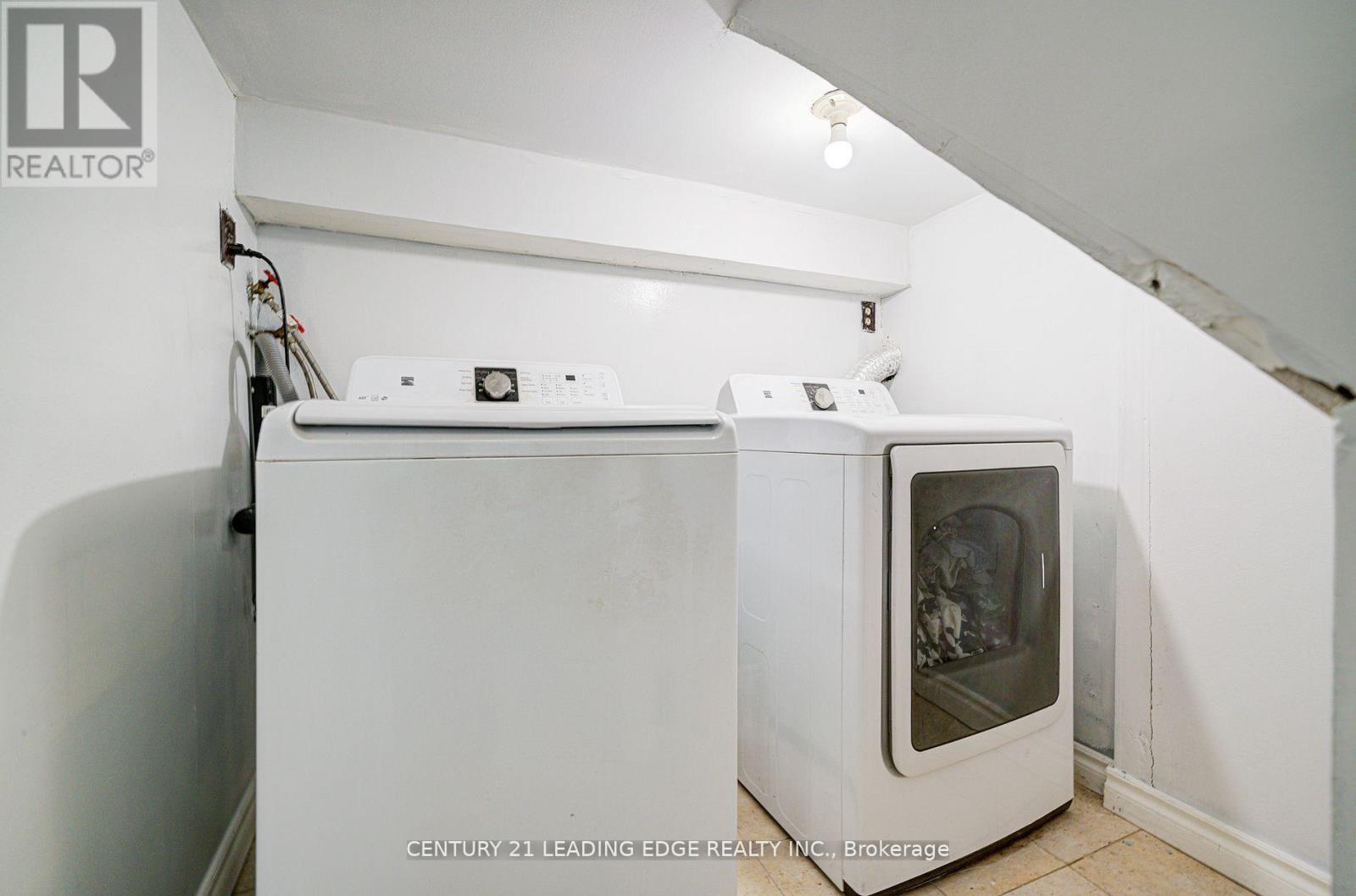 Upper - 55 Crawford Drive, Brampton, Ontario  L6V 2C6 - Photo 26 - W12548226