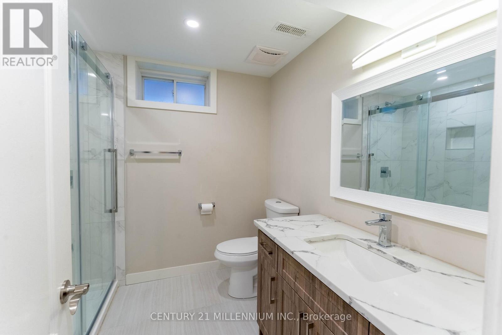 64 Executive Court, Brampton, Ontario  L6R 0L5 - Photo 14 - W12548242