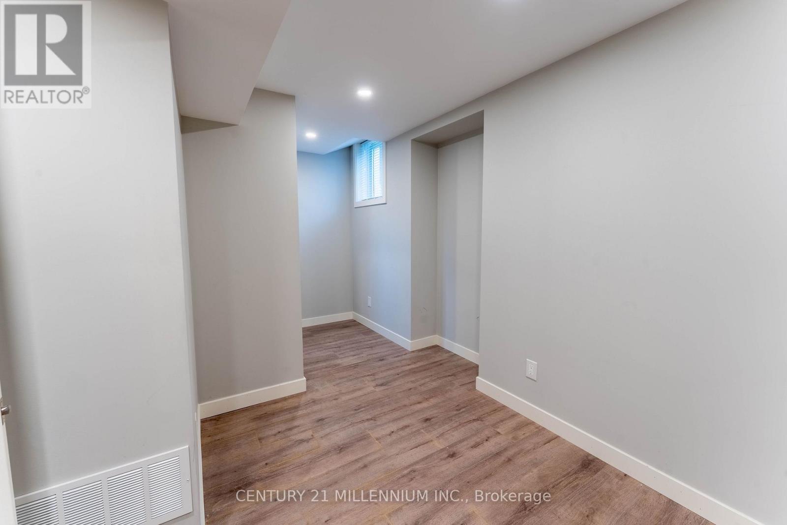 64 Executive Court, Brampton, Ontario  L6R 0L5 - Photo 17 - W12548242