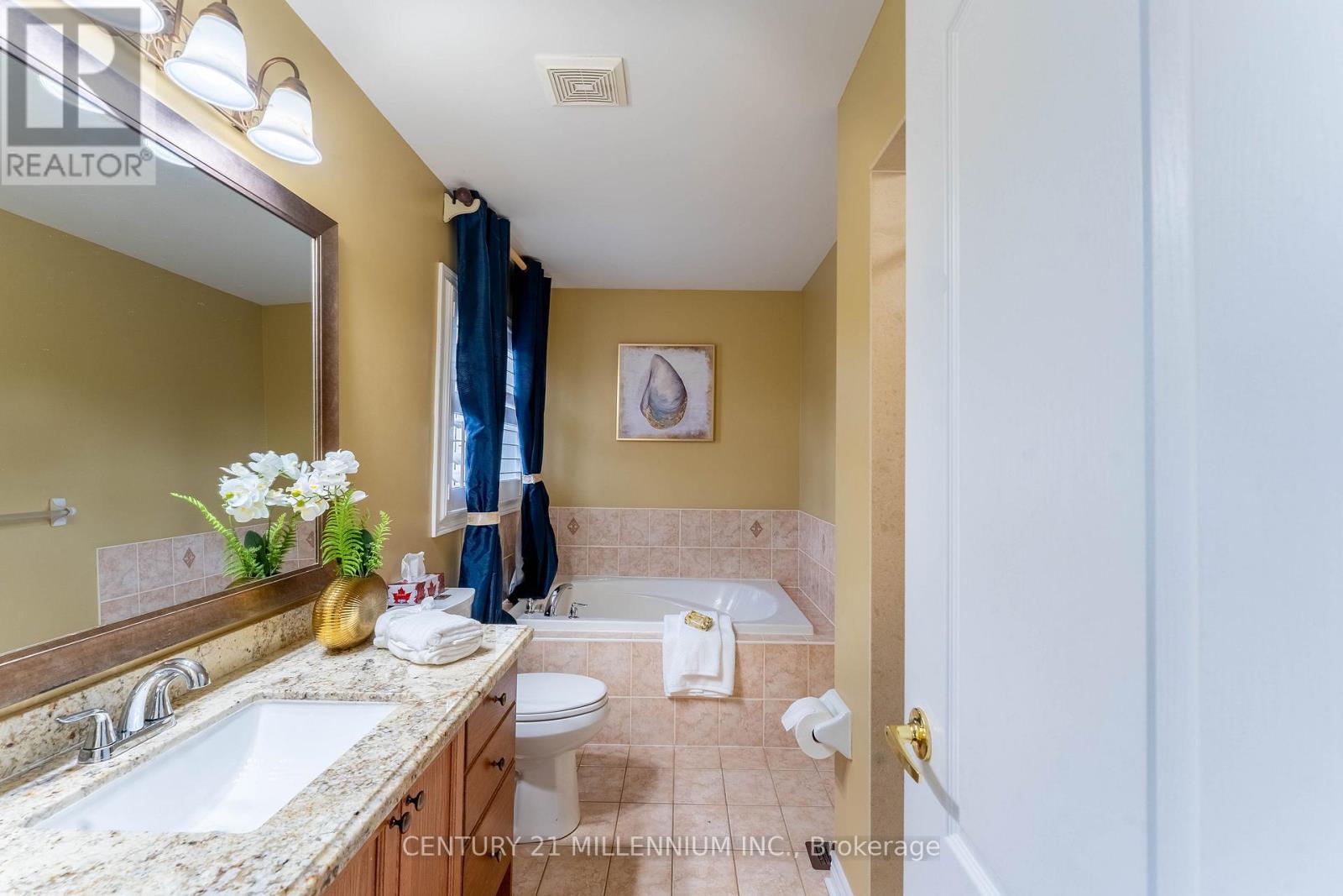 64 Executive Court, Brampton, Ontario  L6R 0L5 - Photo 25 - W12548242