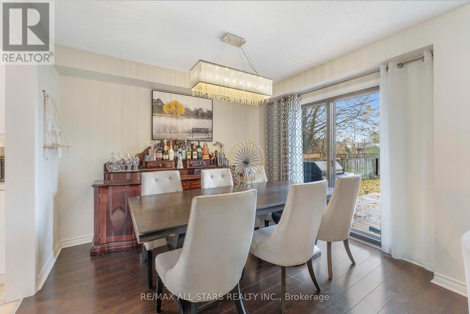 39 Kyle Crescent, Georgina, Ontario  L4P 3P5 - Photo 12 - N12545478