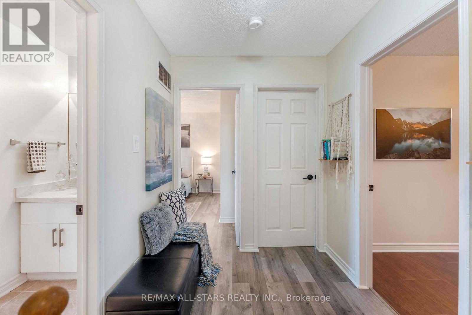 39 Kyle Crescent, Georgina, Ontario  L4P 3P5 - Photo 17 - N12545478