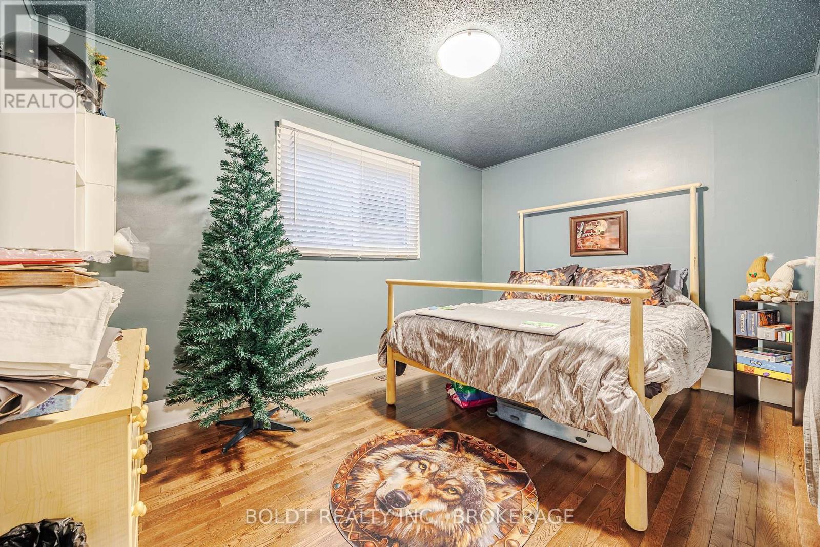 9 Brittany Court, St. Catharines, Ontario L2S 3C3 - Photo 11 - X12548302