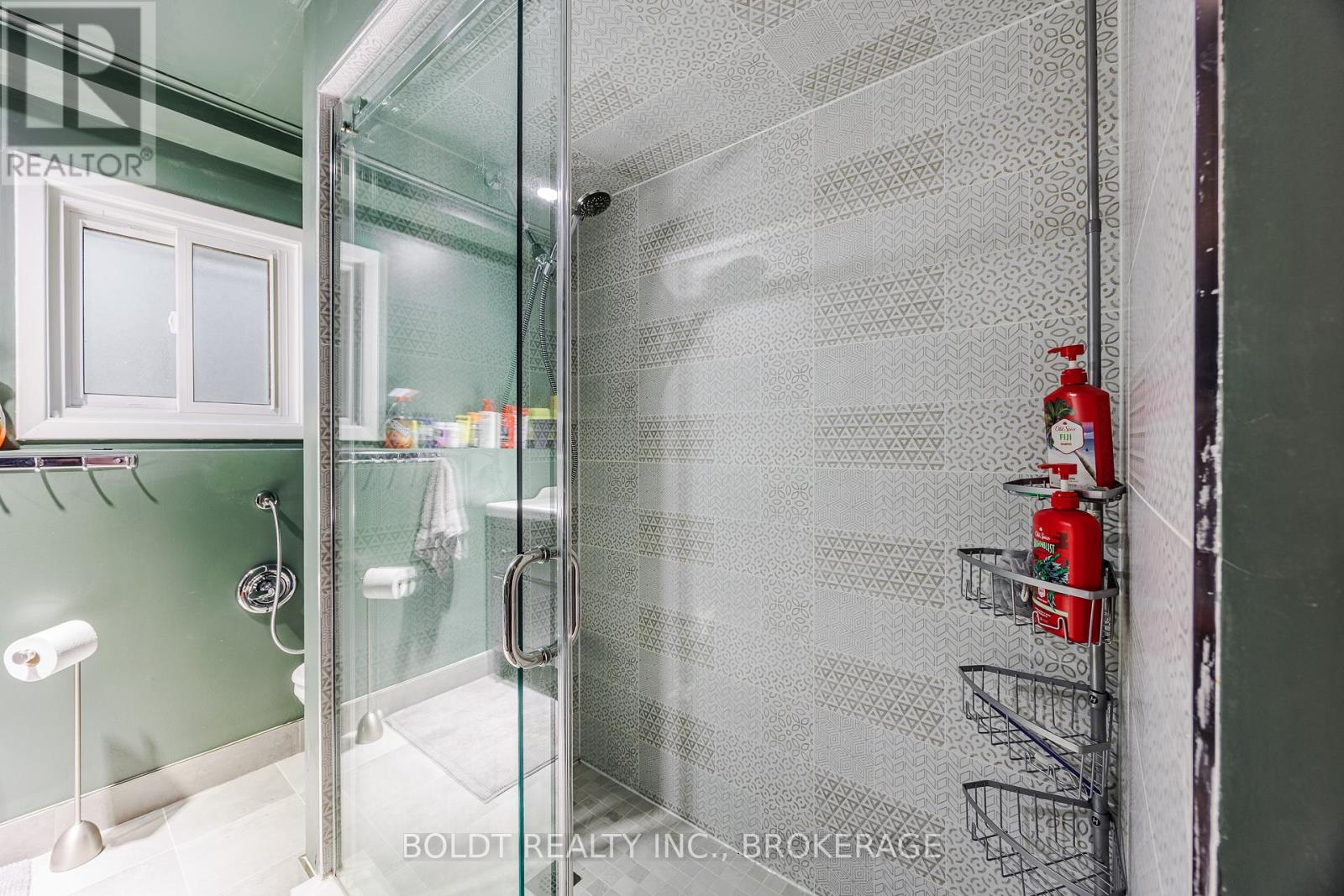 9 Brittany Court, St. Catharines, Ontario L2S 3C3 - Photo 14 - X12548302