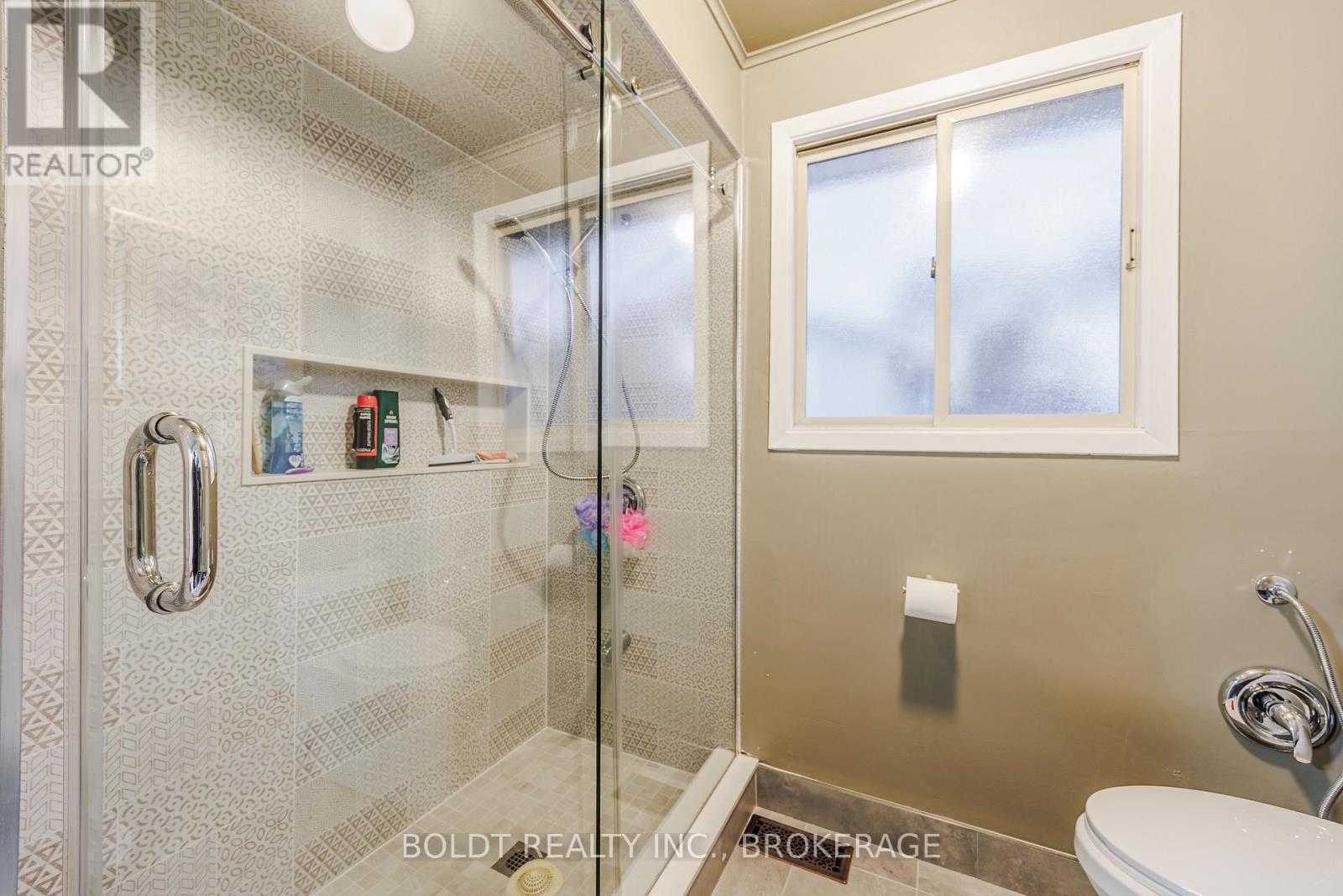 9 Brittany Court, St. Catharines, Ontario L2S 3C3 - Photo 15 - X12548302