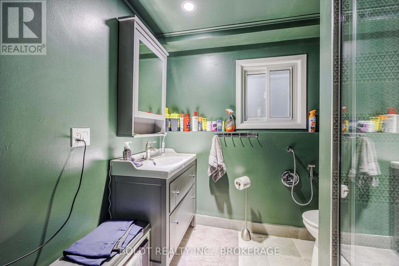 9 Brittany Court, St. Catharines, Ontario L2S 3C3 - Photo 18 - X12548302