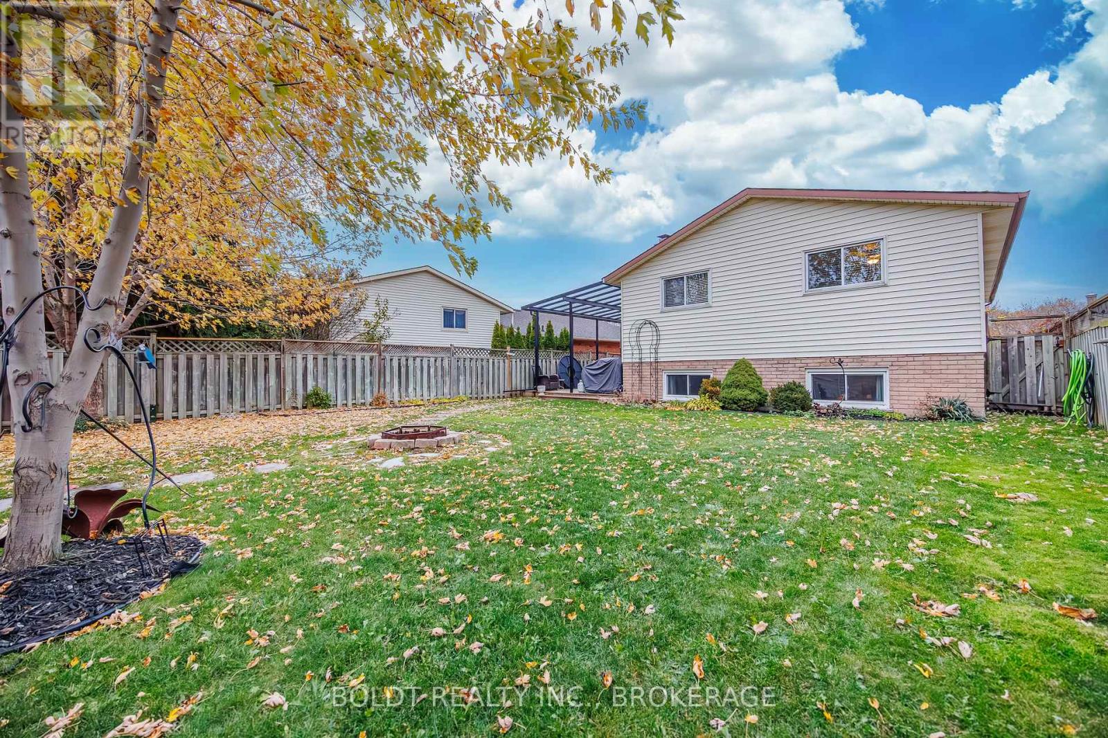 9 Brittany Court, St. Catharines, Ontario L2S 3C3 - Photo 22 - X12548302