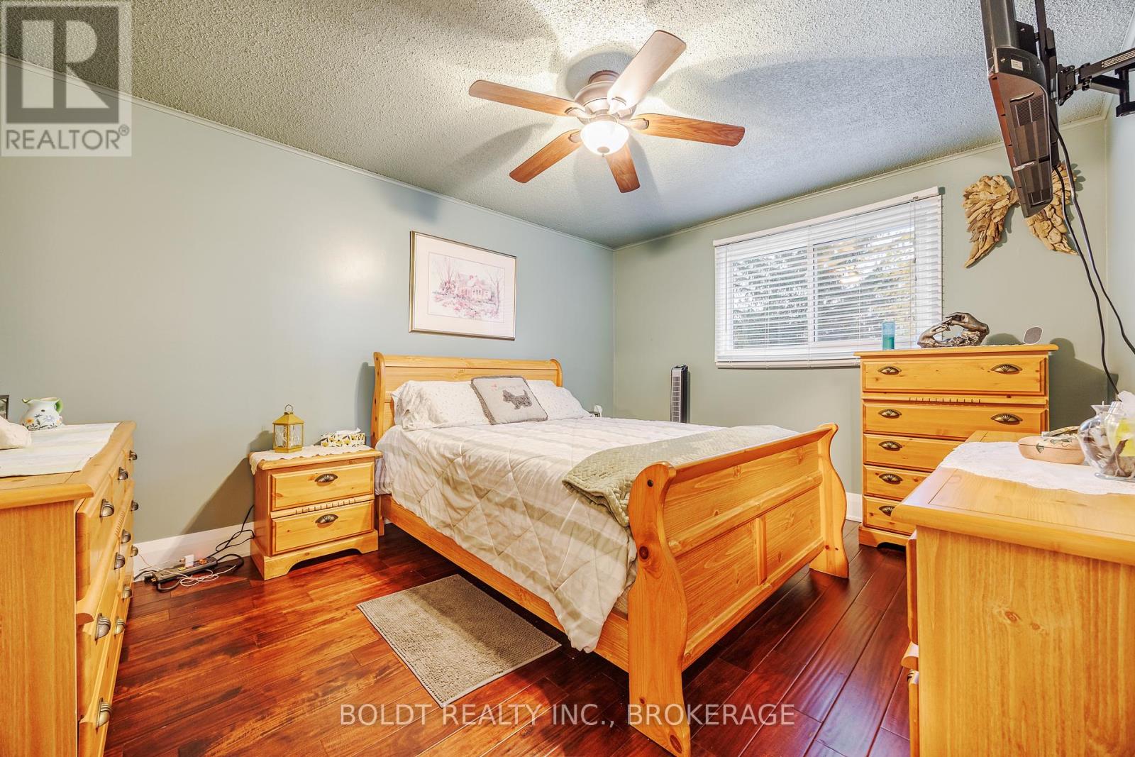 9 Brittany Court, St. Catharines, Ontario L2S 3C3 - Photo 8 - X12548302