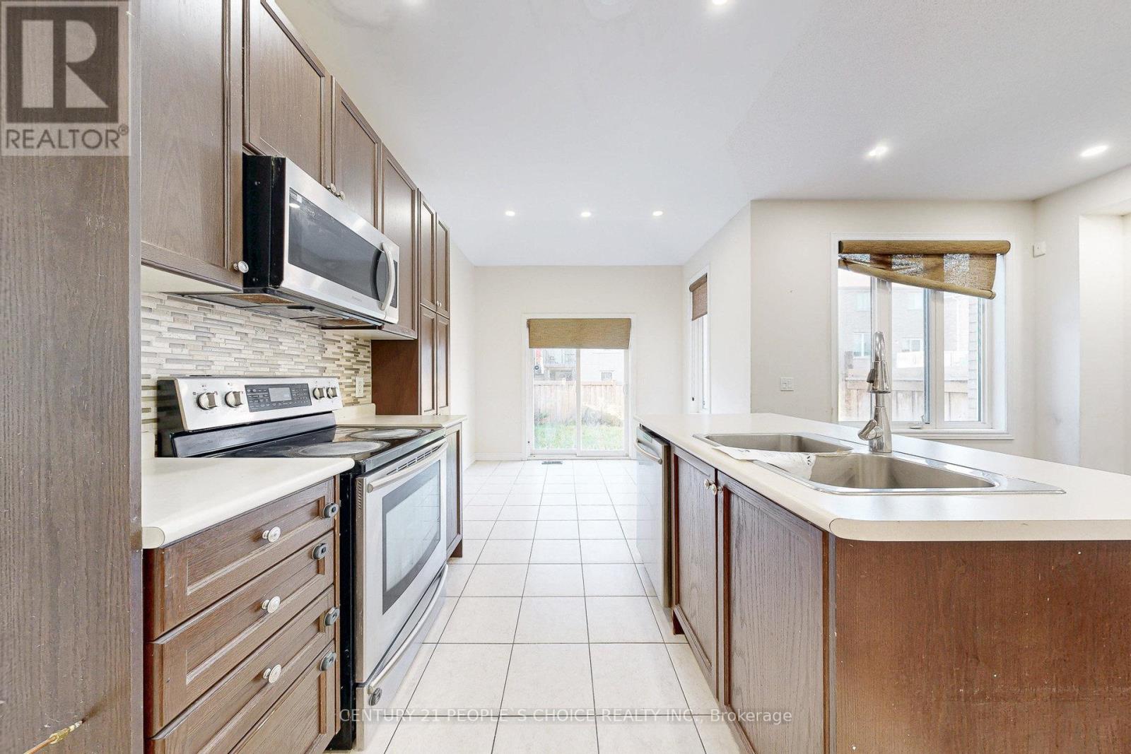 825 Miltonbrook Crescent, Milton, Ontario  L9T 8N3 - Photo 17 - W12548098