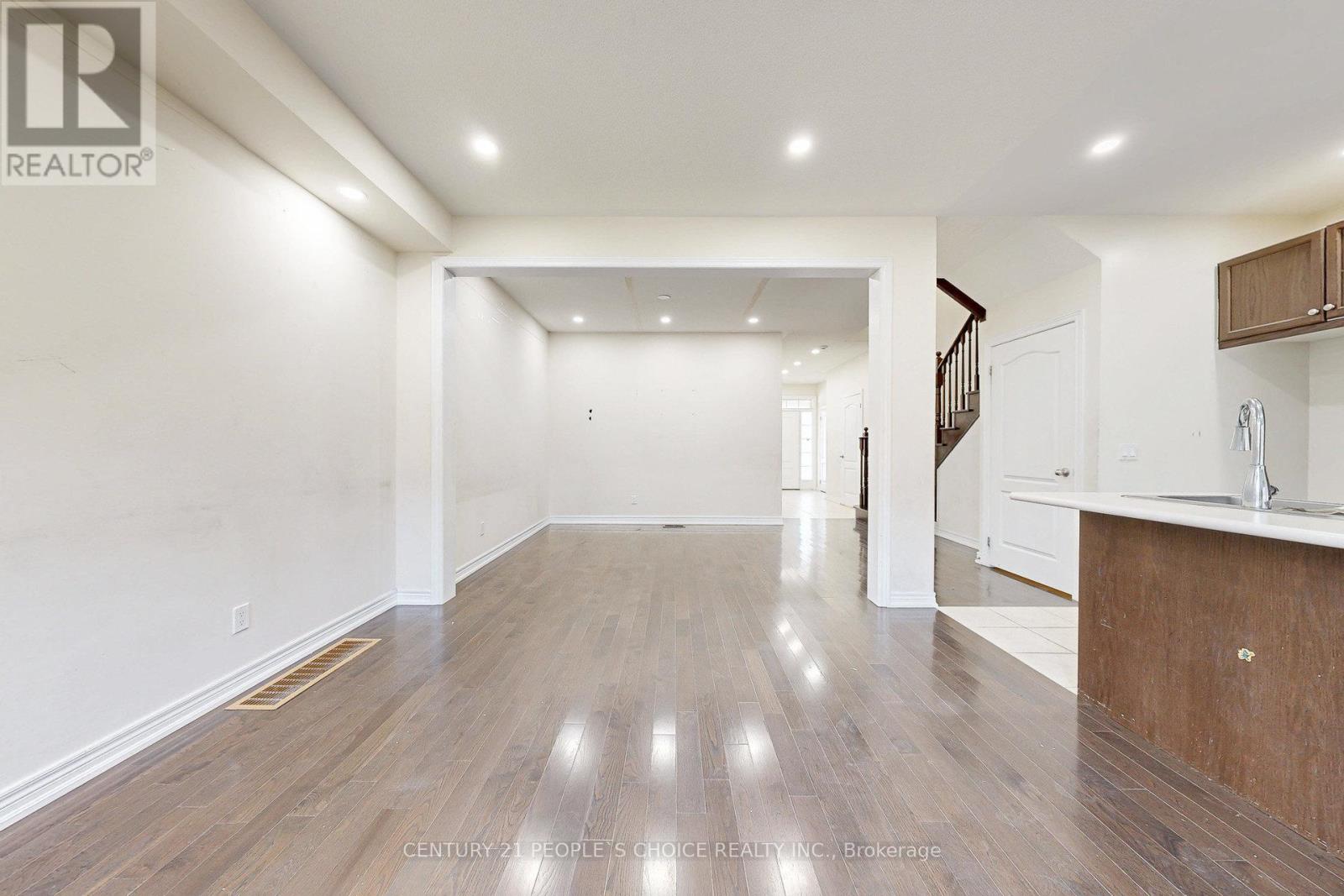 825 Miltonbrook Crescent, Milton, Ontario  L9T 8N3 - Photo 14 - W12548098