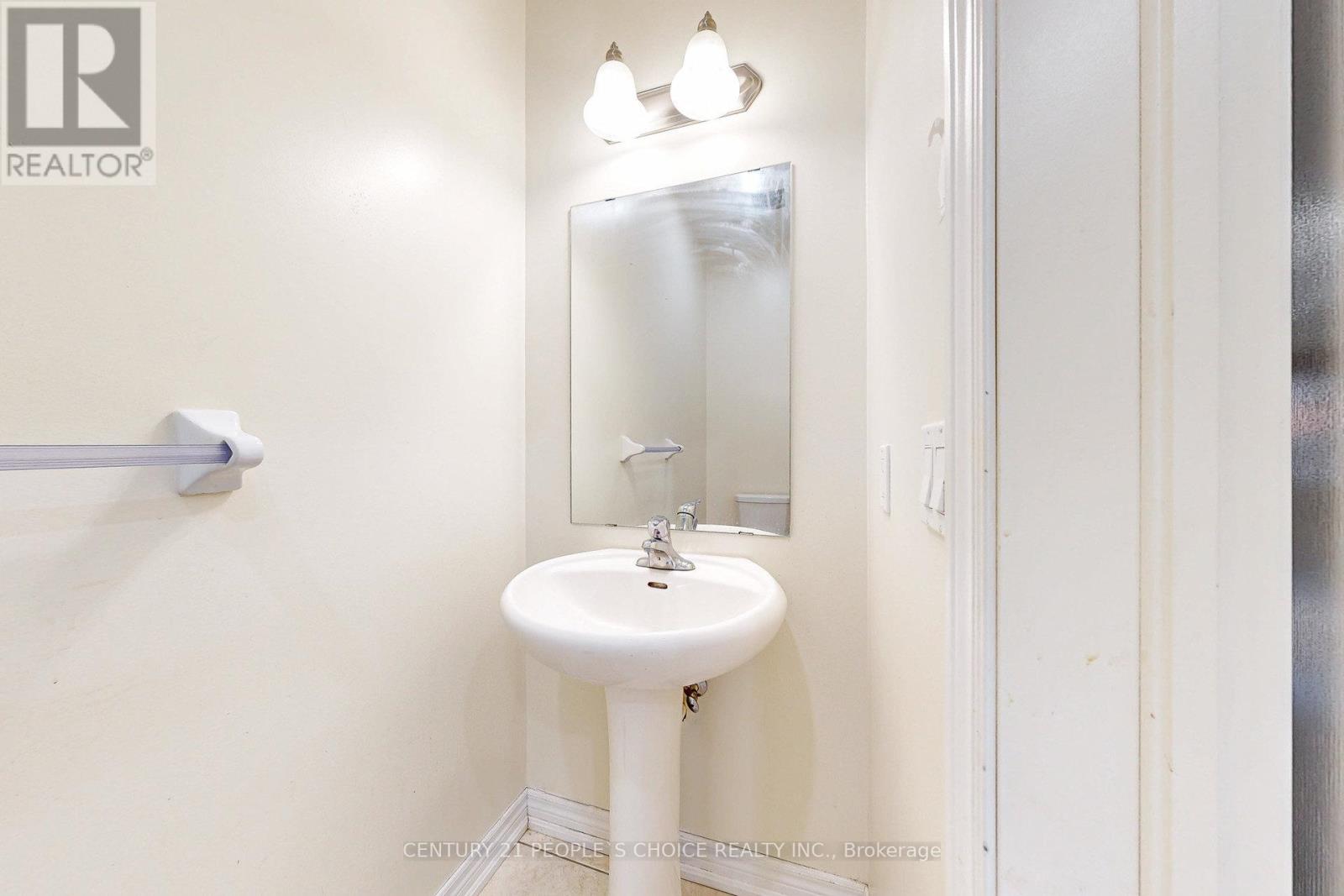 825 Miltonbrook Crescent, Milton, Ontario  L9T 8N3 - Photo 9 - W12548098