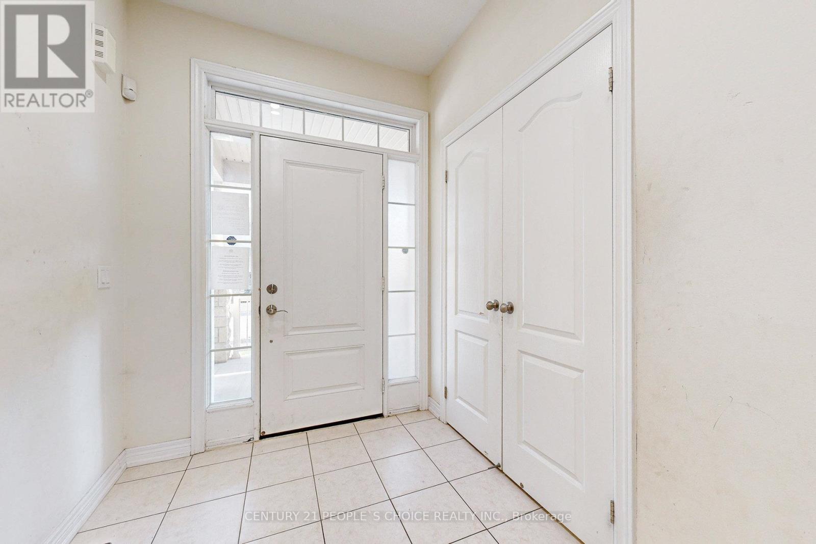 825 Miltonbrook Crescent, Milton, Ontario  L9T 8N3 - Photo 7 - W12548098