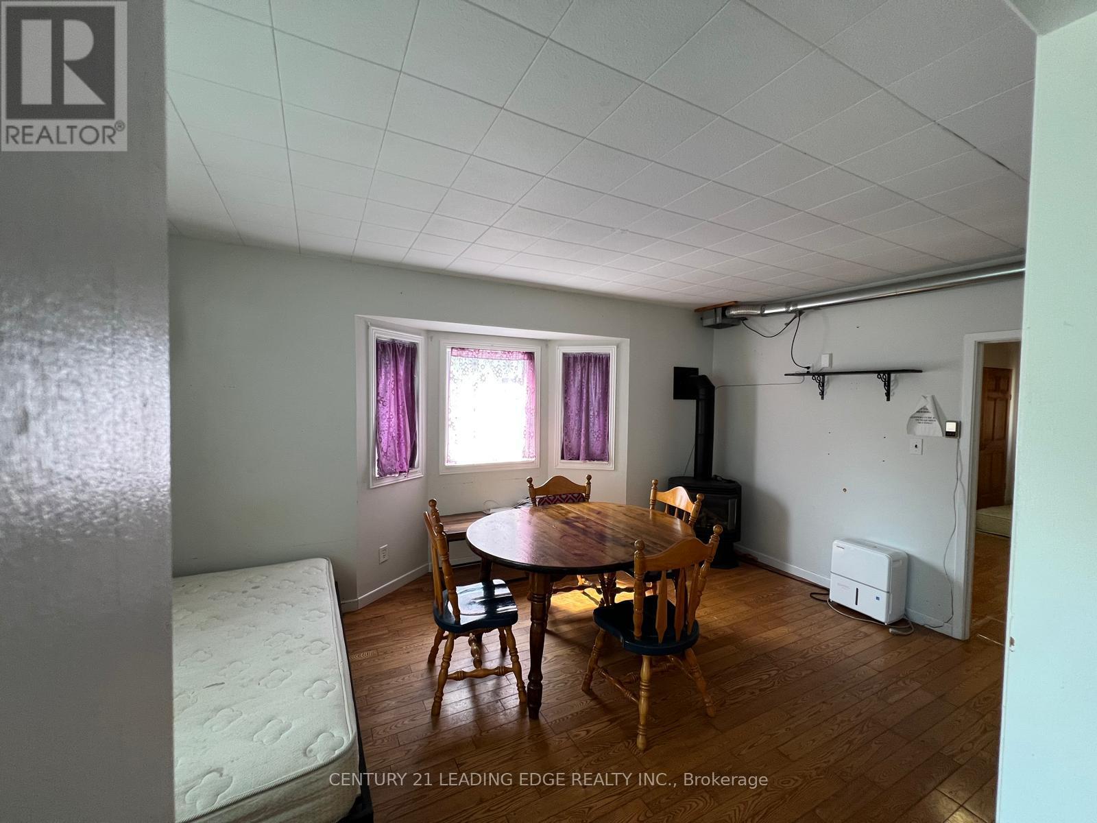 394 Bridge Street E, Belleville, Ontario  K8N 1P8 - Photo 9 - X12548236