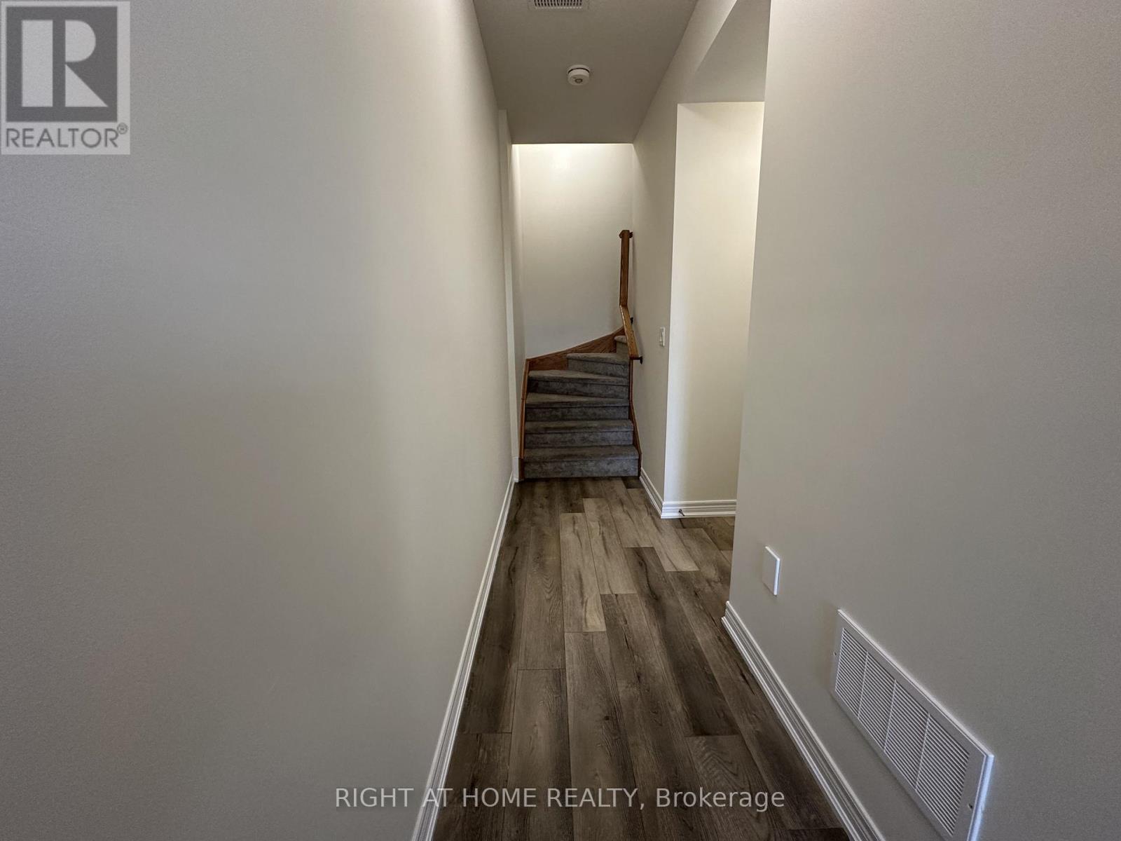 22 - 40 Zinfandel Drive, Hamilton, Ontario  L8E 0L1 - Photo 5 - X12548246