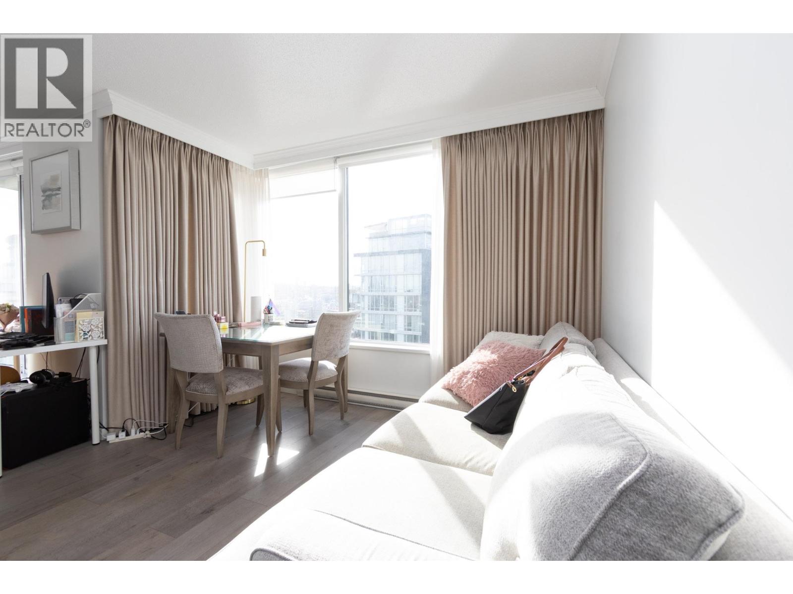 2605 33 SMITHE STREET, vancouver, British Columbia